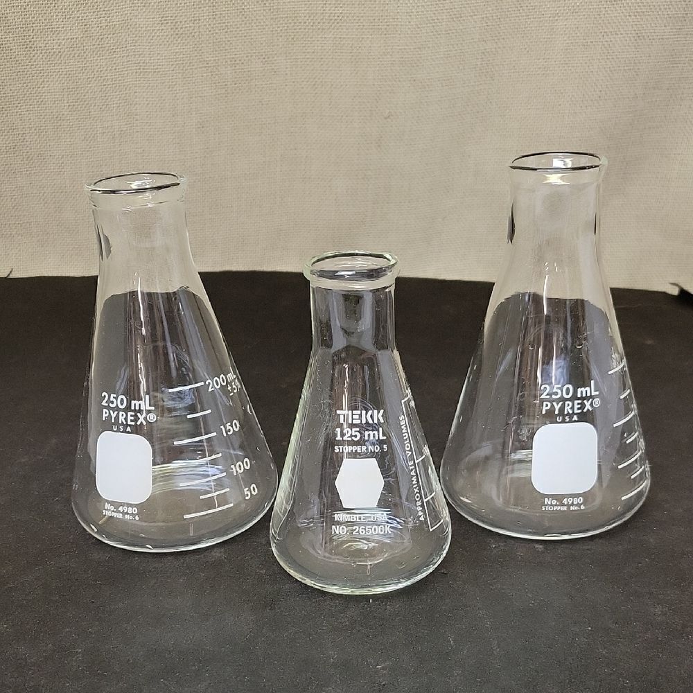 Pyrex Glass Flask Trio..PYREX GRADUATED ERLENMEYER FLASKS 
